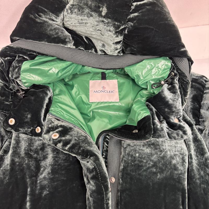 モンクレール MONCLER ジャケット、上着 ダウンジャケット ベロア ダウンジャケット BUTOR ビュトール ベルベット ダークグリーン size00 - レディース USED 古着 中古 50162726