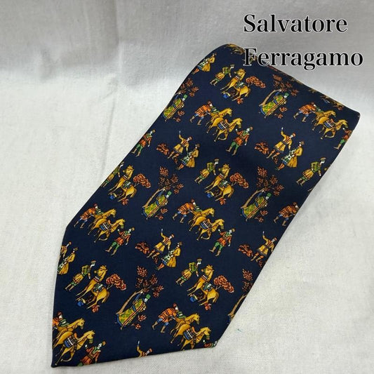 サルヴァトーレフェラガモ Salvatore Ferragamo ネクタイ ネクタイ 総柄 馬 兵士 シルク100％ nade in itary - 総柄 紺 / ネイビー / navy X 黄 / イエロー / yellow メンズ USED 古着 中古 50162820