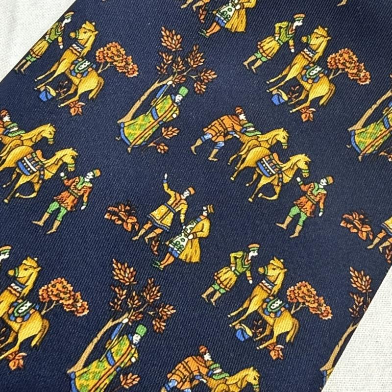 サルヴァトーレフェラガモ Salvatore Ferragamo ネクタイ ネクタイ 総柄 馬 兵士 シルク100％ nade in itary - 総柄 紺 / ネイビー / navy X 黄 / イエロー / yellow メンズ USED 古着 中古 50162820
