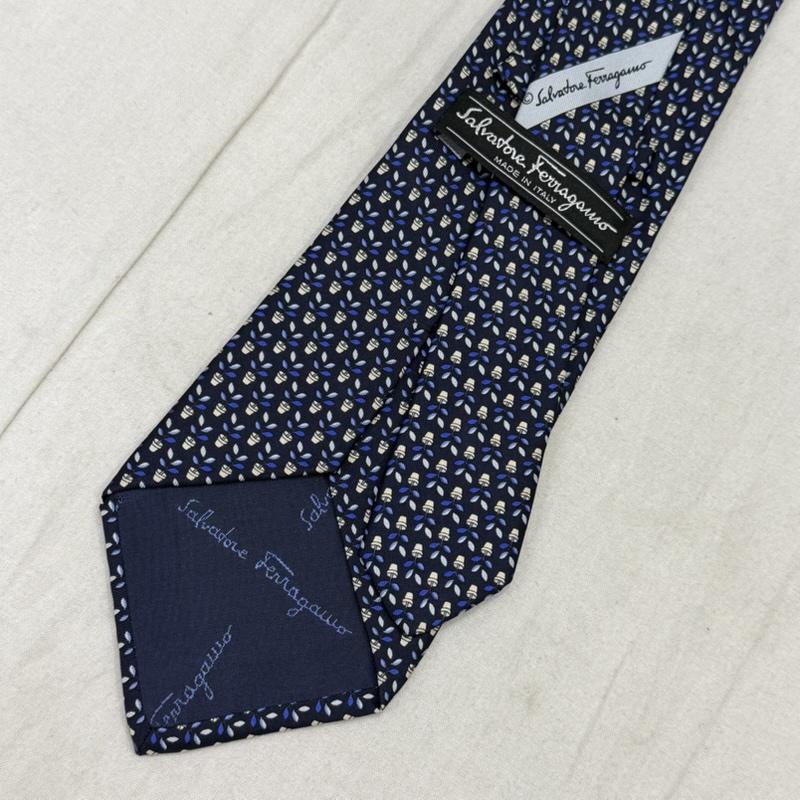 サルヴァトーレフェラガモ Salvatore Ferragamo ネクタイ ネクタイ 総柄 シルク100％ 植木鉢 ネイビー 青系 - 総柄 紺 / ネイビー / navy メンズ USED 古着 中古 50162849