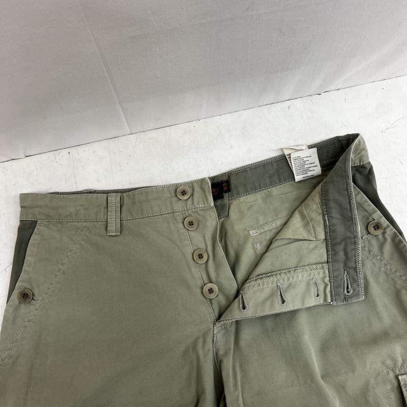 ティンバーランド Timberland パンツ ショートパンツ 00s カーゴ ショートパンツ 33インチ カーキ / カーキ / khaki メンズ USED 古着 中古 50162866