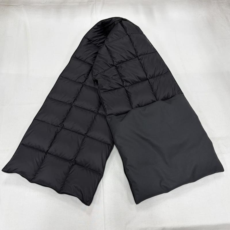 ホワイトマウンテニアリング WHITE MOUNTAINEERING マフラー マフラー TAION タイオン コラボ SYNTHETIC LEATHER DOWN MUFFLER シンセティックレザー ダウンマフラー BK2573805 - 無地 黒 / ブラック / black メンズ USED 古着 中古 50162877