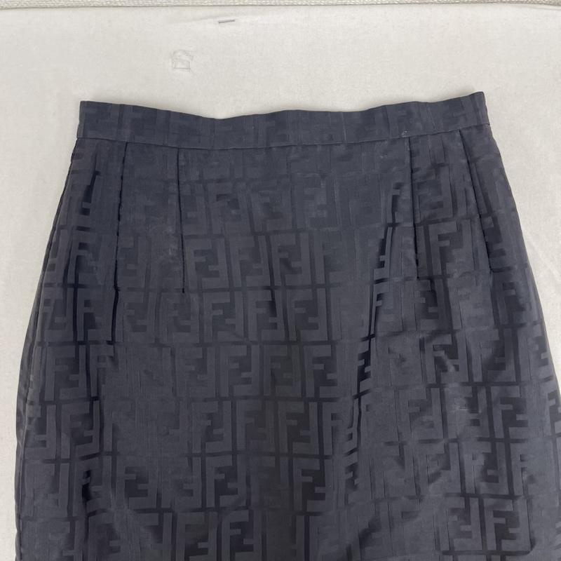 フェンディ FENDI スカート ひざ丈スカート イタリア製 ズッカ柄 FFロゴ 総柄 タイトスカート d-hg-1234 黒 / ブラック / black レディース USED 古着 中古 50162894