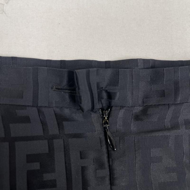 フェンディ FENDI スカート ひざ丈スカート イタリア製 ズッカ柄 FFロゴ 総柄 タイトスカート d-hg-1234 黒 / ブラック / black レディース USED 古着 中古 50162894