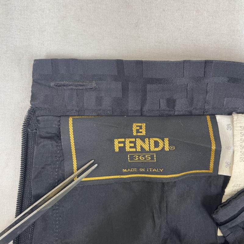 フェンディ FENDI スカート ひざ丈スカート イタリア製 ズッカ柄 FFロゴ 総柄 タイトスカート d-hg-1234 黒 / ブラック / black レディース USED 古着 中古 50162894