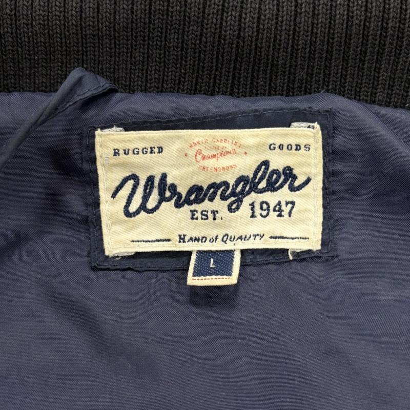 ラングラー Wrangler ジャケット、上着 ジャンパー、ブルゾン Rugged Goods 中綿 フーデッド ジャケット ミリタリー アウトドア リブカラー W4488YF L ワンポイント X ロゴ、文字 紺 / ネイビー / navy メンズ USED 古着 中古 50162991