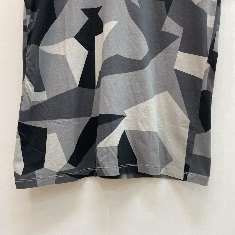 ディーゼル DIESEL Tシャツ 半袖 ブランド ロゴ 幾何学 カモフラージュ 柄 半袖 Tシャツ M ロゴ、文字 X プリント X 幾何柄 X カモフラージュ柄・迷彩 灰 / グレー / gray X 黒 / ブラック / black メンズ USED 古着 中古 50163071