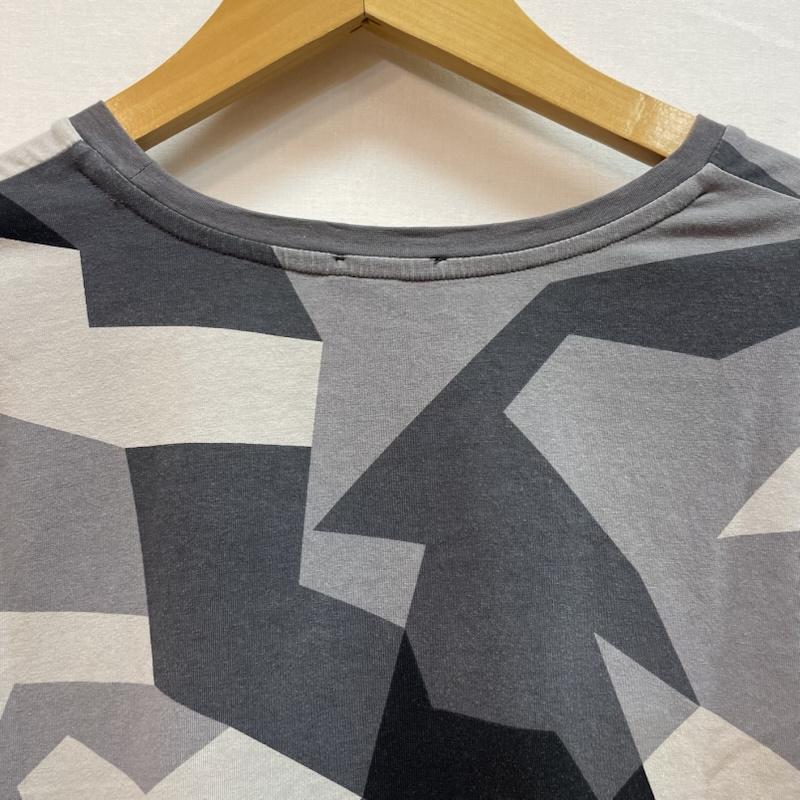 ディーゼル DIESEL Tシャツ 半袖 ブランド ロゴ 幾何学 カモフラージュ 柄 半袖 Tシャツ M ロゴ、文字 X プリント X 幾何柄 X カモフラージュ柄・迷彩 灰 / グレー / gray X 黒 / ブラック / black メンズ USED 古着 中古 50163071