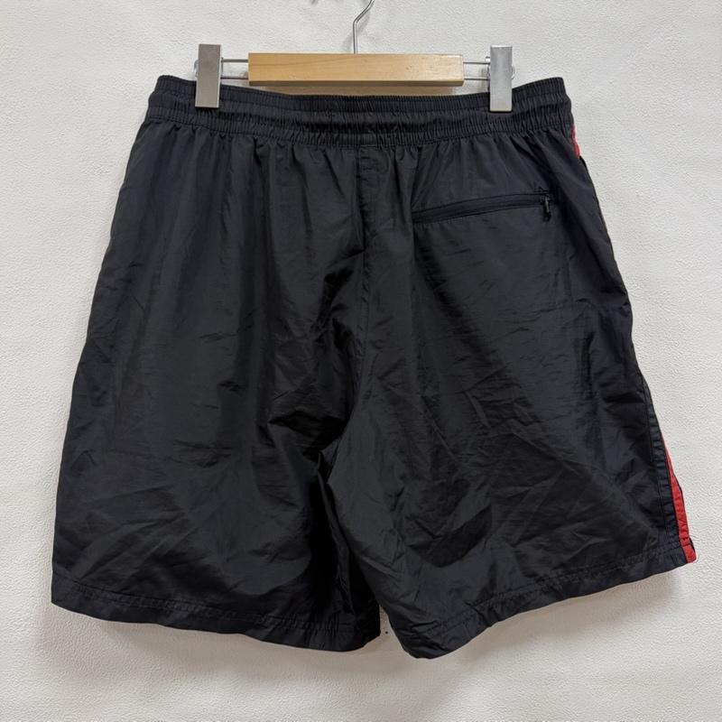 キス KITH パンツ ショートパンツ ナイロンショーツ サイドライン ロゴ プリント ショートパンツ アクティブ M ロゴ、文字 X プリント 黒 / ブラック / black X 赤 / レッド / red メンズ USED 古着 中古 50163120