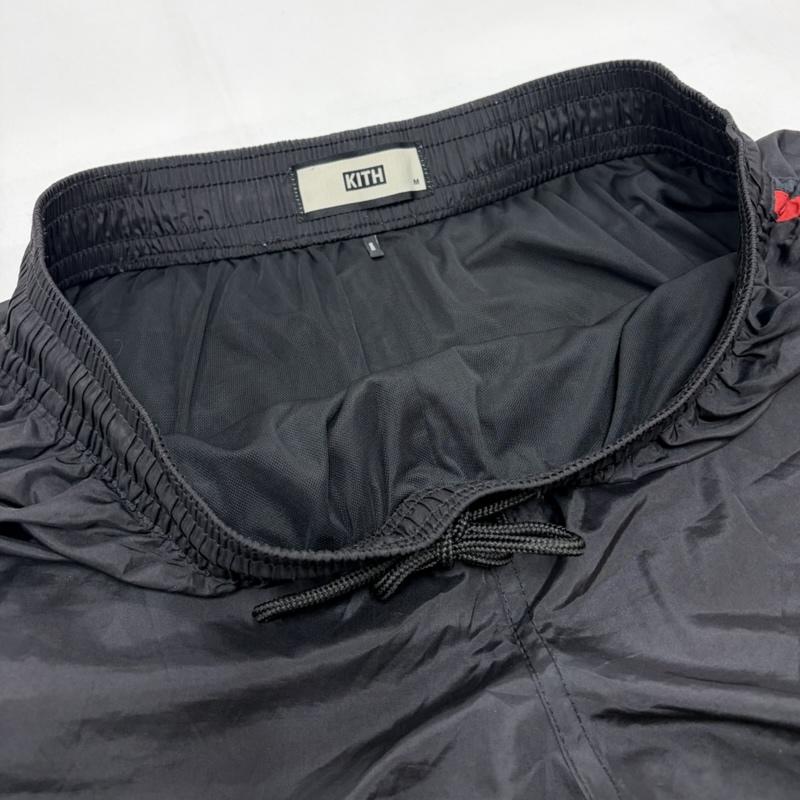 キス KITH パンツ ショートパンツ ナイロンショーツ サイドライン ロゴ プリント ショートパンツ アクティブ M ロゴ、文字 X プリント 黒 / ブラック / black X 赤 / レッド / red メンズ USED 古着 中古 50163120