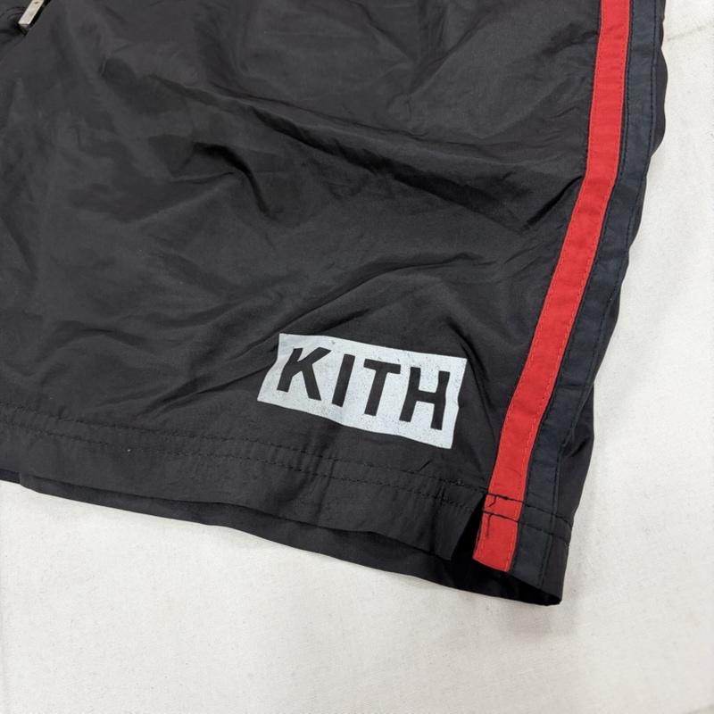 キス KITH パンツ ショートパンツ ナイロンショーツ サイドライン ロゴ プリント ショートパンツ アクティブ M ロゴ、文字 X プリント 黒 / ブラック / black X 赤 / レッド / red メンズ USED 古着 中古 50163120
