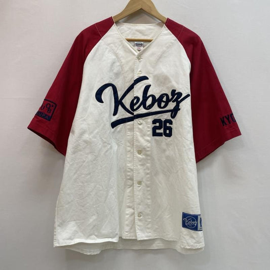ケボズ KEBOZ シャツ、ブラウス 半袖 Keboz × FRO CLUB コラボ ゲームシャツ ベースボールシャツ M 無地 X ロゴ、文字 X 刺繍 白 / ホワイト / white X 赤 / レッド / red X 紺 / ネイビー / navy メンズ USED 古着 中古 50163148