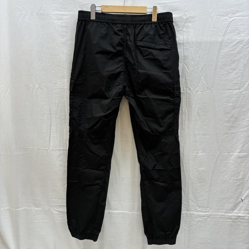 ストーンアイランド STONE ISLAND パンツ ワークパンツ、ペインターパンツ 26ss REGULAR TAPERED FIT CARGO TROUSERS WITH ELASTICATED WAISTBAND 34インチ メンズ USED 古着 中古 50163181