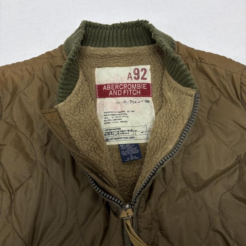 アバクロンビーアンドフィッチ ABERCROMBIE&FITCH ジャケット、上着 ジャンパー、ブルゾン M-65 インナー ボア ミリタリージャケット キルティング ブルゾン ジップアップ フェード S 無地 カーキ / カーキ / khaki X オリーブグリーン / オリーブグリーン / メンズ USED 古着 中古 50163232
