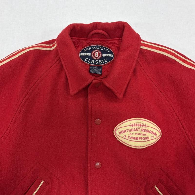 ギャップ GAP ジャケット、上着 ジャンパー、ブルゾン vintage ヴィンテージ スタジャン OLD オールド VARSITY CLASSIC 裏地 キルティング ウール M ロゴ、文字 赤 / レッド / red X アイボリー / アイボリー / メンズ USED 古着 中古 50163250