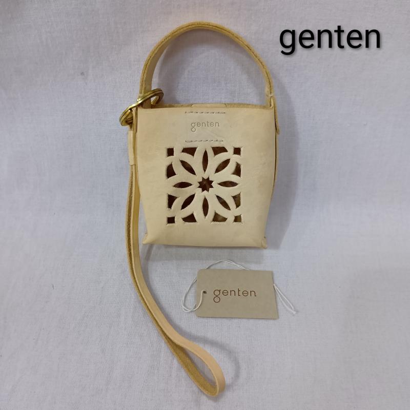 ゲンテン genten キーホルダー キーホルダー レザーカットワークチャームミニバッグ アイボリー 43574 - 無地 X ロゴ、文字 アイボリー / アイボリー / レディース USED 古着 中古 50163296