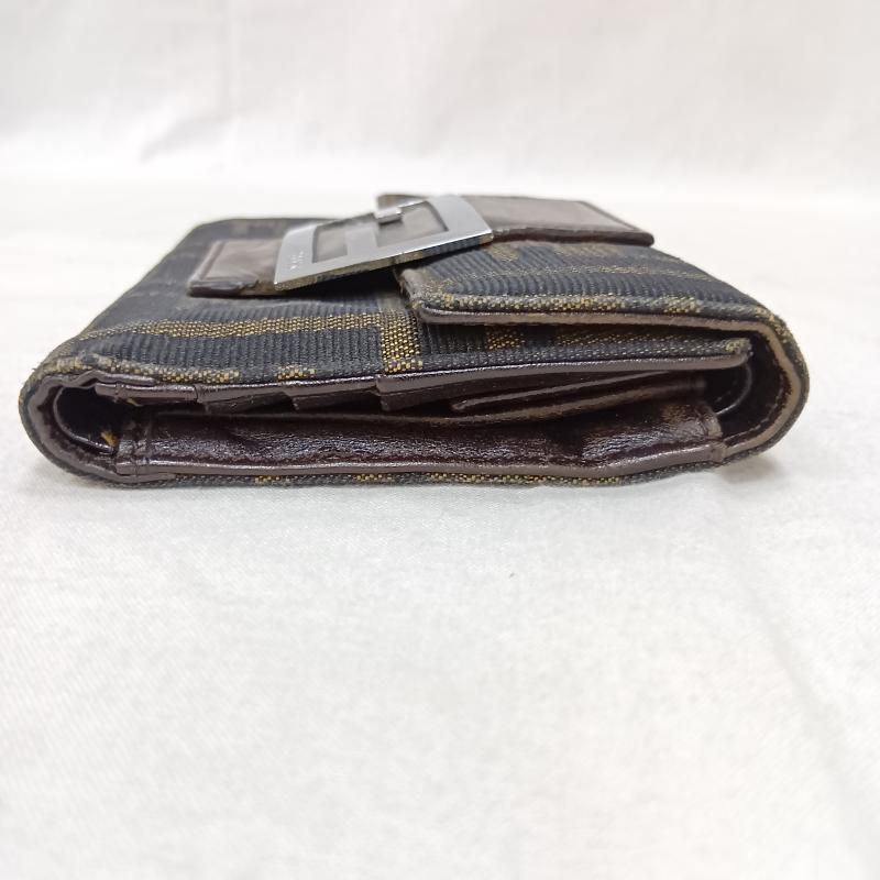フェンディ FENDI 財布 二つ折り ズッカ柄 FFバックル 2つ折り財布 キャンバス - ロゴ、文字 茶 / ブラウン / brown レディース USED 古着 中古 50163297
