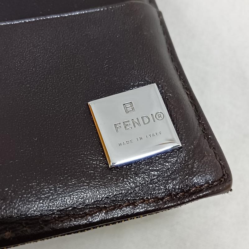 フェンディ FENDI 財布 二つ折り ズッカ柄 FFバックル 2つ折り財布 キャンバス - ロゴ、文字 茶 / ブラウン / brown レディース USED 古着 中古 50163297