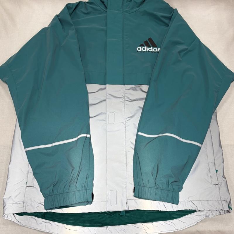 アディダス adidas ジャケット、上着 ジャンパー、ブルゾン エキップメント ウィンドブレーカー ナイロン ジャケット ロゴ JC8228 リフレクター M ロゴ、文字 X プリント 緑 / グリーン / green X 銀 / シルバー / silver color メンズ USED 古着 中古 50163323