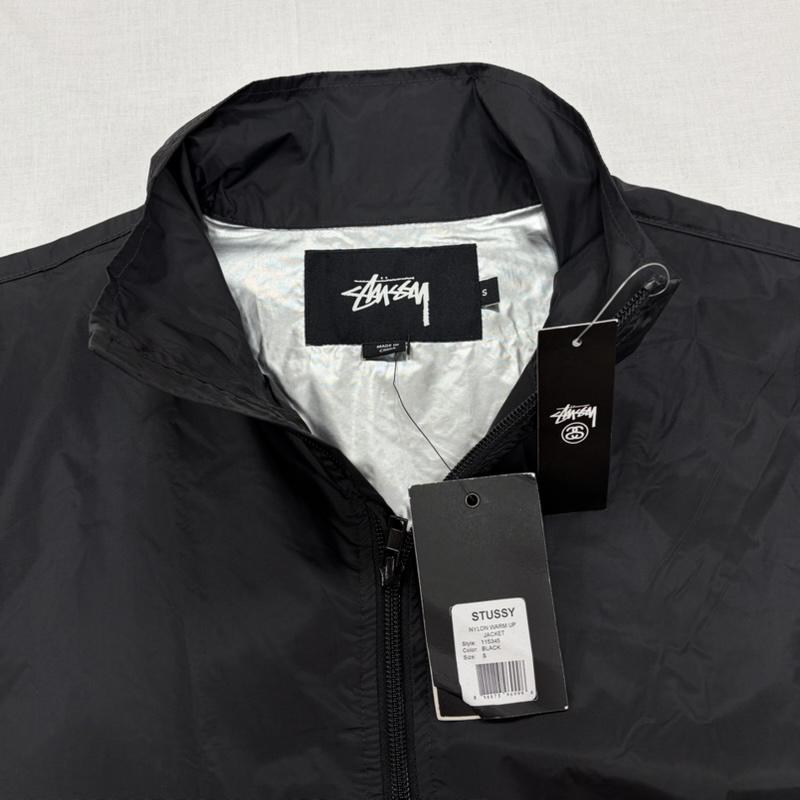 ステューシー STUSSY ジャケット、上着 ジャンパー、ブルゾン ナイロン ジャケット ロゴ リフレクター ブルゾン ジップアップ S ワンポイント X ロゴ、文字 X プリント 黒 / ブラック / black X 灰 / グレー / gray メンズ USED 古着 中古 50163328