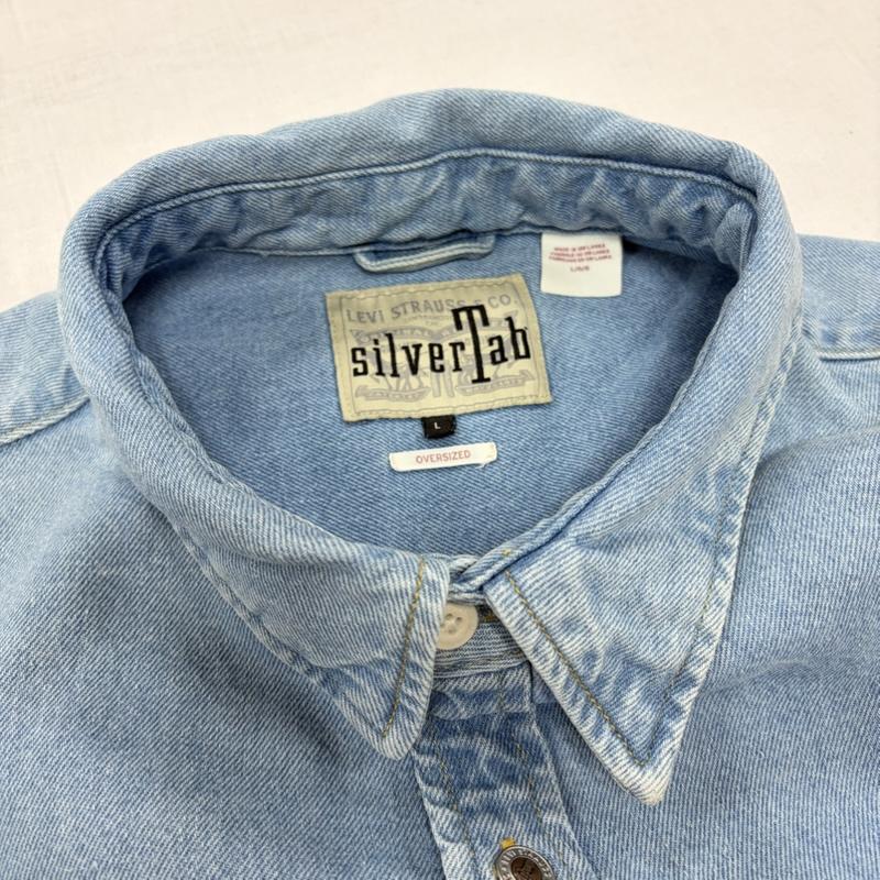 リーバイス Levi s シャツ、ブラウス 長袖 SilverTab シルバータブ 長袖 デニム シャツ オーバーサイズ L 無地 水色 / ライトブルー / メンズ USED 古着 中古 50163348