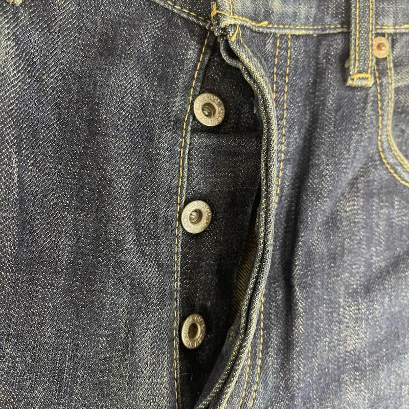 リーバイス Levi s パンツ デニム、ジーンズ 日本製 702 ボタンフライ セルビッチ 赤耳 デニム パンツ 31インチ インディゴ / インディゴ / Indigo メンズ USED 古着 中古 50163399