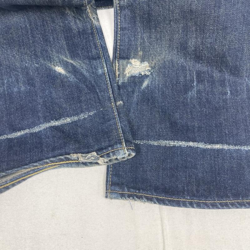 リーバイス Levi s パンツ デニム、ジーンズ 日本製 702 ボタンフライ セルビッチ 赤耳 デニム パンツ 31インチ インディゴ / インディゴ / Indigo メンズ USED 古着 中古 50163399