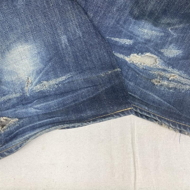 リーバイス Levi s パンツ デニム、ジーンズ 日本製 702 ボタンフライ セルビッチ 赤耳 デニム パンツ 31インチ インディゴ / インディゴ / Indigo メンズ USED 古着 中古 50163399