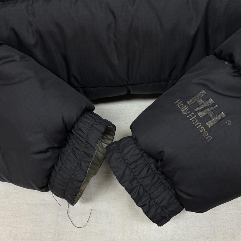 ヘリーハンセン HELLY HANSEN ジャケット、上着 ダウンジャケット リバーシブル ナイロン ダウンジャケット ロゴ 刺繍 プリント M 黒 / ブラック / black X 銀 / シルバー / silver color メンズ USED 古着 中古 50163436