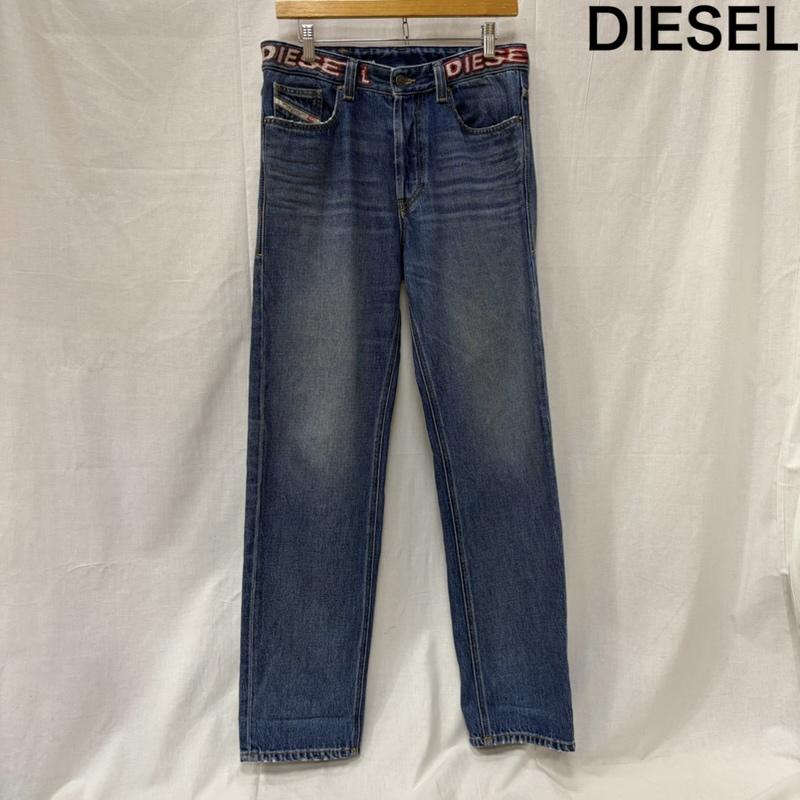 ディーゼル DIESEL パンツ デニム、ジーンズ ウエストロゴ ストレートデニムパンツ indigo W28 / L32 31インチ ロゴ、文字 インディゴ / インディゴ / Indigo メンズ USED 古着 中古 50163489