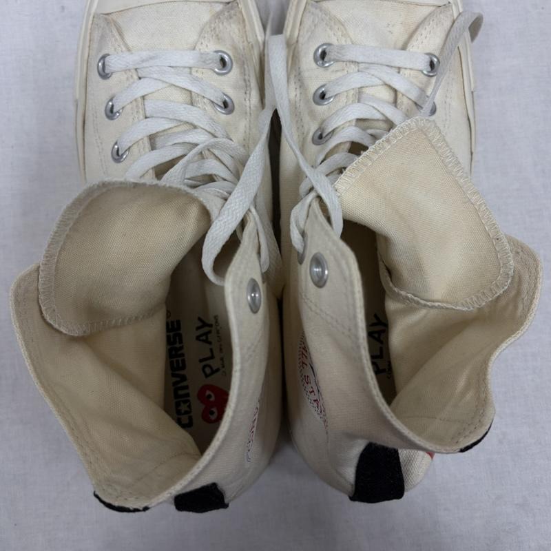 プレイコムデギャルソン PLAY COMME des GARCONS スニーカー スニーカー CONVERSE コンバース ALL STAR オールスター コラボ ハイカット スニーカー ロゴ プリント チャックテイラー 26.0cm ロゴ、文字 X プリント アイボリー / アイボリー / X 赤 / レッド / red X 黒 / ブラック / black メンズ USED 古着 中古 50163675