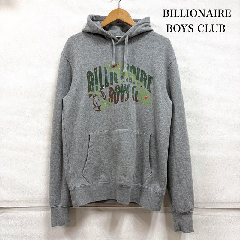 ビリオネア・ボーイズ・クラブ BILLIONAIRE BOYS CLUB パーカー 長袖 スペースカモ アーチロゴ プリント フーディー パーカー スウェット プルオーバー M ロゴ、文字 X プリント 灰 / グレー / gray X カーキ / カーキ / khaki メンズ USED 古着 中古 50163712