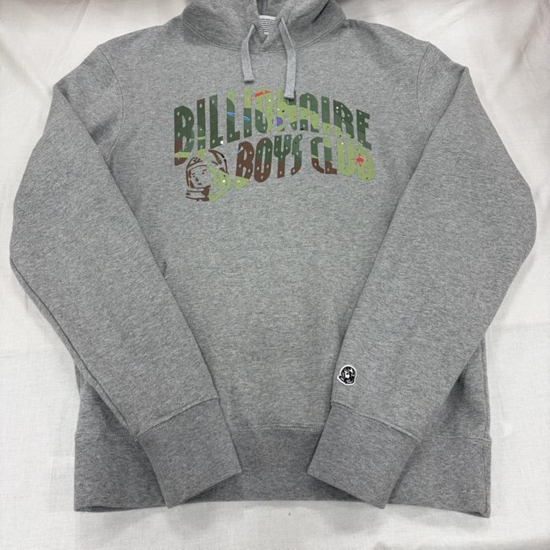 ビリオネア・ボーイズ・クラブ BILLIONAIRE BOYS CLUB パーカー 長袖 スペースカモ アーチロゴ プリント フーディー パーカー スウェット プルオーバー M ロゴ、文字 X プリント 灰 / グレー / gray X カーキ / カーキ / khaki メンズ USED 古着 中古 50163712