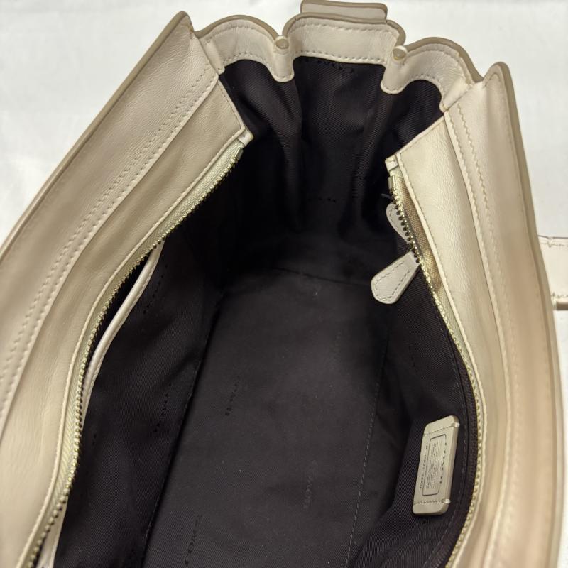 コーチ COACH ハンドバッグ ハンドバッグ コーチ 2way ハンドバッグ ショルダーバッグ アイボリー 34816 スワッガー27 キャリオール - レディース USED 古着 中古 50163810