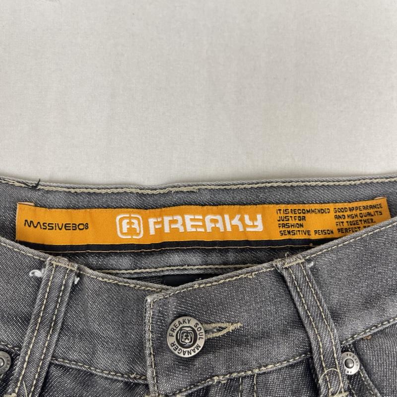 フリーキー FREAKY パンツ ショートパンツ Y2k 刺繍 ヴィンテージ バギー デニム ハーフパンツ ショーツ 34インチ 灰 / グレー / gray メンズ USED 古着 中古 50163848
