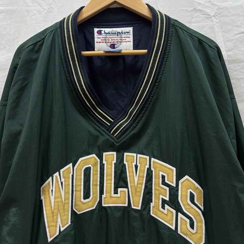 チャンピオン Champion トレーナー 長袖 ビッグサイズ ナイロン トレーナー WOLVES Vネック XL 緑 / グリーン / green メンズ USED 古着 中古 50163857