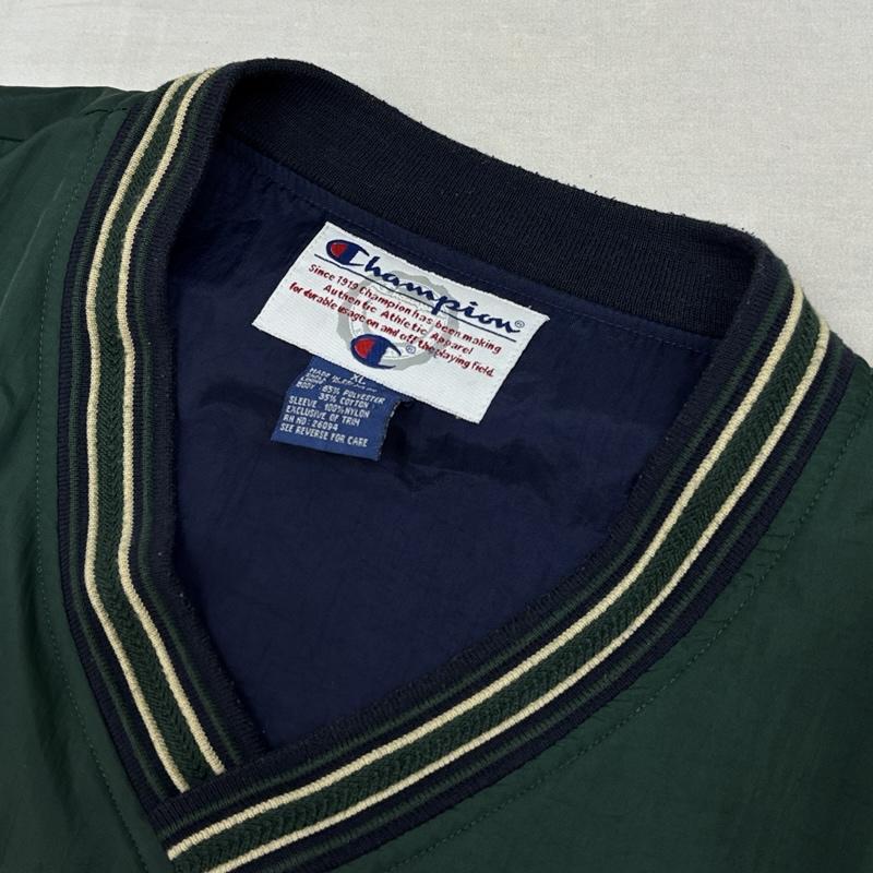 チャンピオン Champion トレーナー 長袖 ビッグサイズ ナイロン トレーナー WOLVES Vネック XL 緑 / グリーン / green メンズ USED 古着 中古 50163857