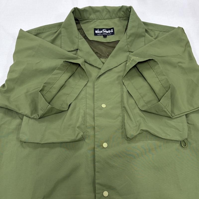 ワイルドシングス WILD THINGS シャツ、ブラウス 半袖 半袖 オープンカラー 開襟 ナイロンシャツ USA フラップポケット ロゴ 刺繍 M 無地 カーキ / カーキ / khaki メンズ USED 古着 中古 50163883