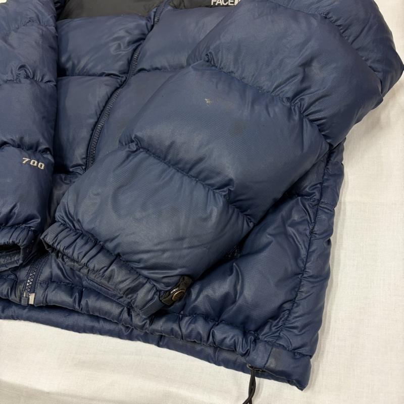 ザノースフェイス THE NORTH FACE ジャケット、上着 ダウンジャケット NUPTSE JACKET ヌプシ ダウン ジャケット 700 ロゴ 刺繍 95 - ロゴ、文字 X 刺繍 紺 / ネイビー / navy X 黒 / ブラック / black X 灰 / グレー / gray メンズ USED 古着 中古 50163884