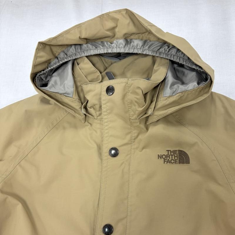 ザノースフェイス THE NORTH FACE ジャケット、上着 ジャンパー、ブルゾン ナイロン ジャケット マウンテンコート ロゴ 刺繍 NPJ61808 防水 キャンプ 130cm ロゴ、文字 X 刺繍 ベージュ / ベージュ / beige X 茶 / ブラウン / brown ガールズ USED 古着 中古 50163887