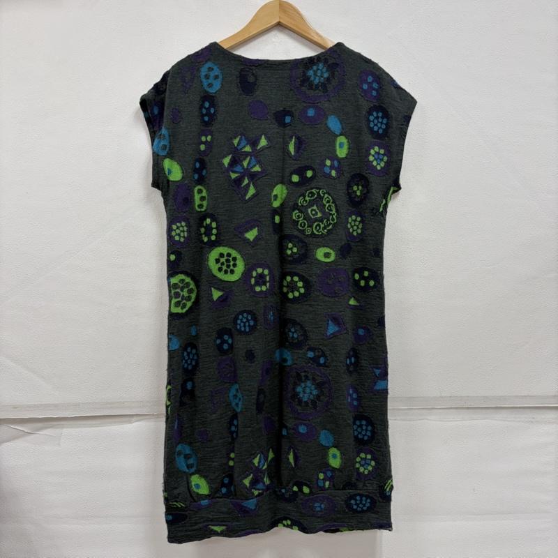 イッセイミヤケ ISSEY MIYAKE ワンピース ひざ丈スカート HaaT ノースリーブ 総柄 ウール ワンピース HA61JT297 日本製 2 総柄 マルチカラー / マルチカラー / multicolor レディース USED 古着 中古 50163982