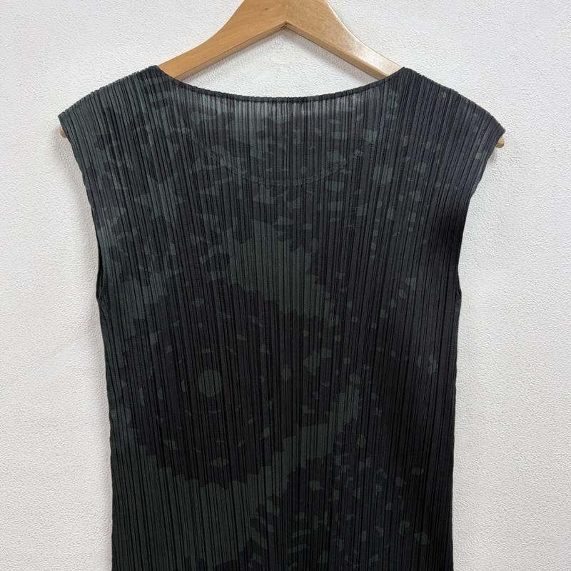 プリーツプリーズ PLEATS PLEASE ワンピース ひざ丈スカート ISSEY MIYAKE イッセイミヤケ ノースリーブ フレンチスリーブ プリーツ ワンピース プリント PP43-JT806 3 プリント X 総柄 緑 / グリーン / green X 黒 / ブラック / black レディース USED 古着 中古 50163993