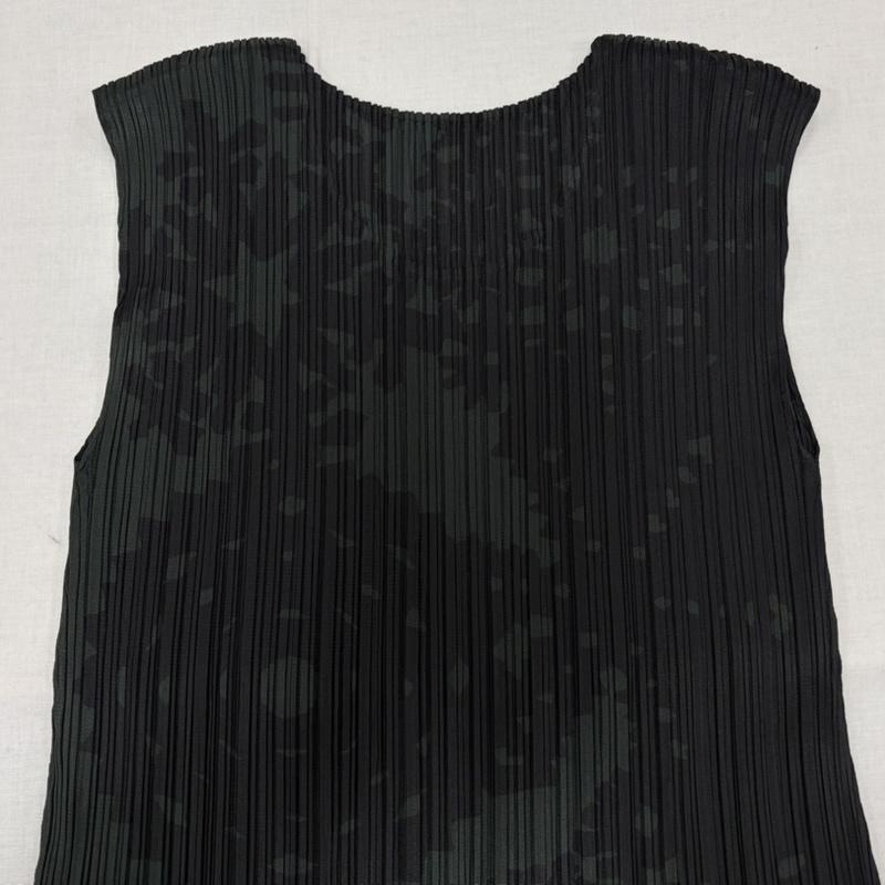 プリーツプリーズ PLEATS PLEASE ワンピース ひざ丈スカート ISSEY MIYAKE イッセイミヤケ ノースリーブ フレンチスリーブ プリーツ ワンピース プリント PP43-JT806 3 プリント X 総柄 緑 / グリーン / green X 黒 / ブラック / black レディース USED 古着 中古 50163993