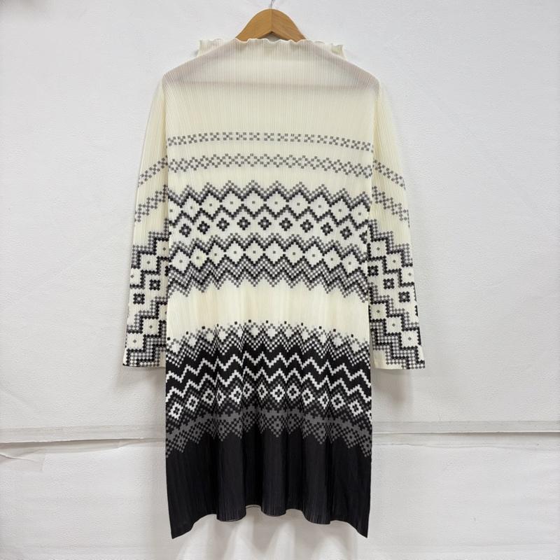プリーツプリーズ PLEATS PLEASE ワンピース ひざ丈スカート ISSEY MIYAKE イッセイミヤケ 長袖 ハイネック プリーツ プリント ワンピース ノルディック PP43-FH394 3 プリント 白 / ホワイト / white X 灰 / グレー / gray X 黒 / ブラック / black レディース USED 古着 中古 50163995
