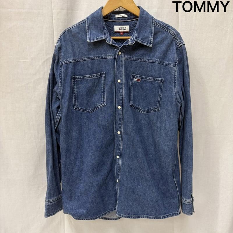 トミー ジーンズ TOMMY JEANS シャツ、ブラウス 長袖 ロゴプリント デニムシャツ Relaxed Fit S S ロゴ、文字 インディゴ / インディゴ / Indigo メンズ USED 古着 中古 50164011