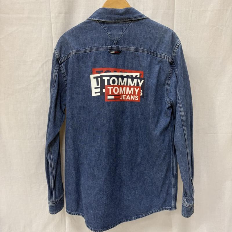 トミー ジーンズ TOMMY JEANS シャツ、ブラウス 長袖 ロゴプリント デニムシャツ Relaxed Fit S S ロゴ、文字 インディゴ / インディゴ / Indigo メンズ USED 古着 中古 50164011