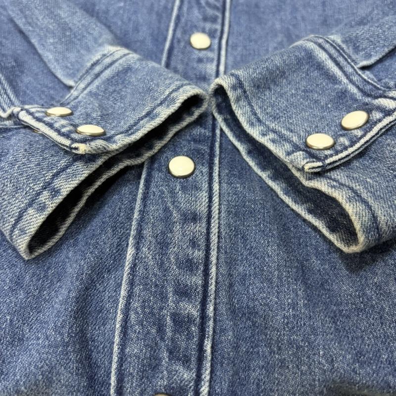 トミー ジーンズ TOMMY JEANS シャツ、ブラウス 長袖 ロゴプリント デニムシャツ Relaxed Fit S S ロゴ、文字 インディゴ / インディゴ / Indigo メンズ USED 古着 中古 50164011