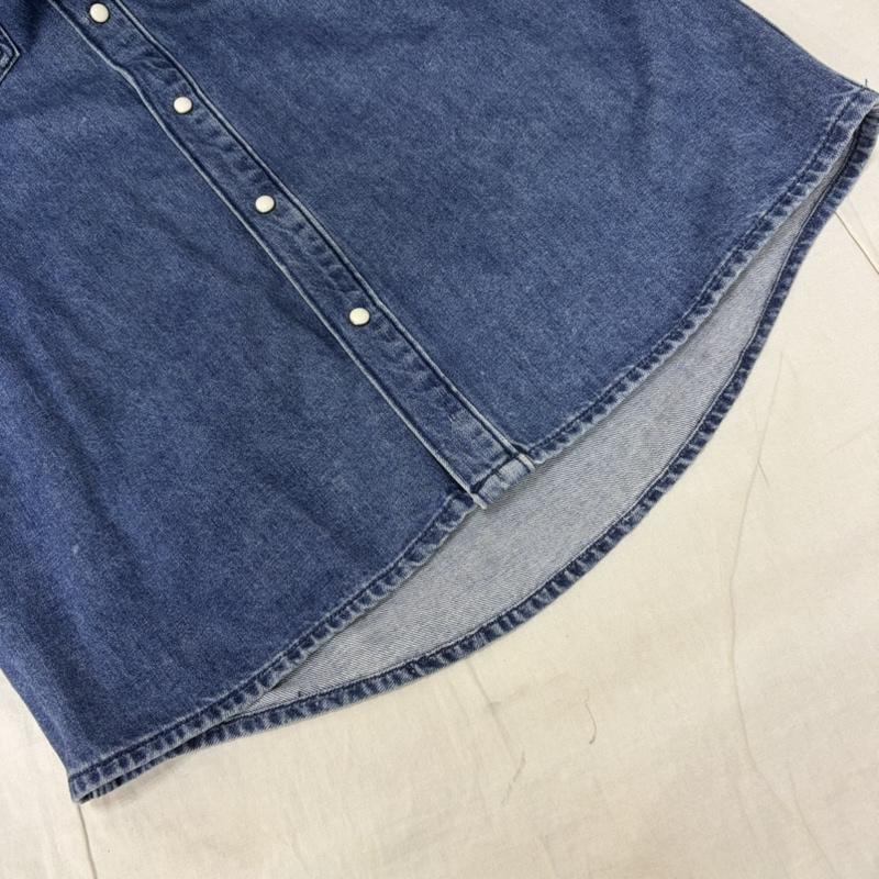 トミー ジーンズ TOMMY JEANS シャツ、ブラウス 長袖 ロゴプリント デニムシャツ Relaxed Fit S S ロゴ、文字 インディゴ / インディゴ / Indigo メンズ USED 古着 中古 50164011