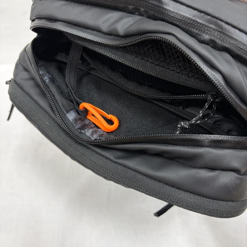 マムート Mammut リュックサック、デイパック リュックサック、デイバッグ Seon Transporter セオントランスポーター スクエア リュック バックパック - ワンポイント X ロゴ、文字 黒 / ブラック / black メンズ USED 古着 中古 50164089