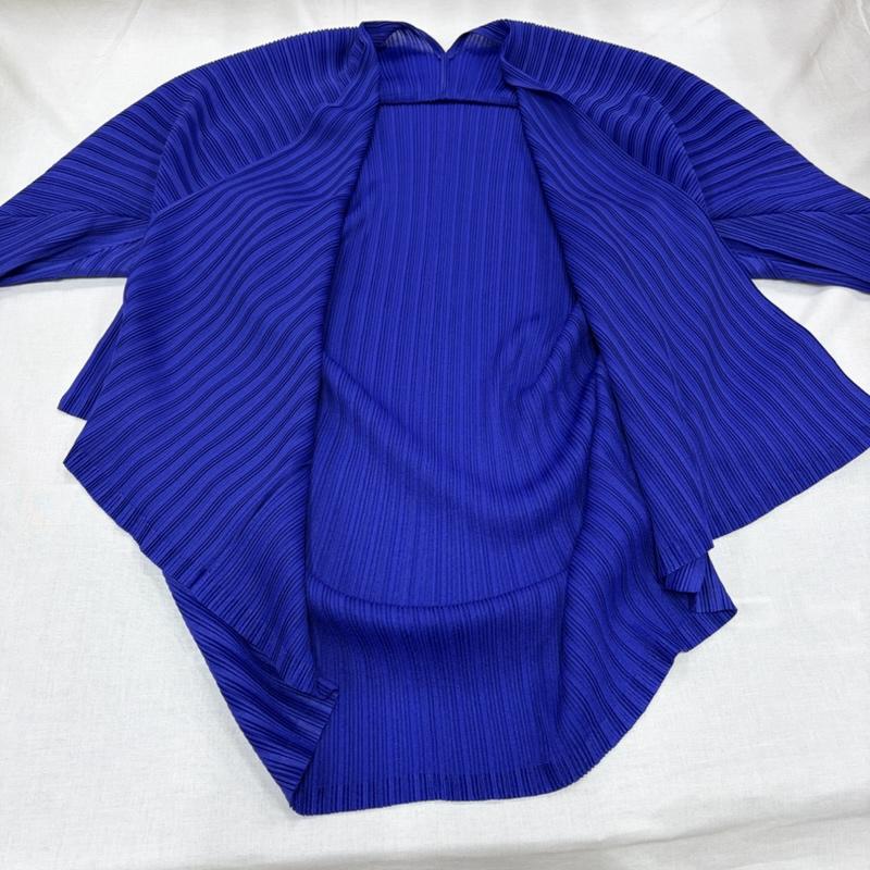 プリーツプリーズ PLEATS PLEASE カーディガン 長袖 ISSEY MIYAKE イッセイミヤケ プリーツ カーディガン 羽織 3 無地 青 / ブルー / blue レディース USED 古着 中古 50164168